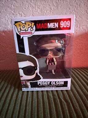 Funko Peggy Olson Pop! Vinyl Figure - Black, Pink & White
